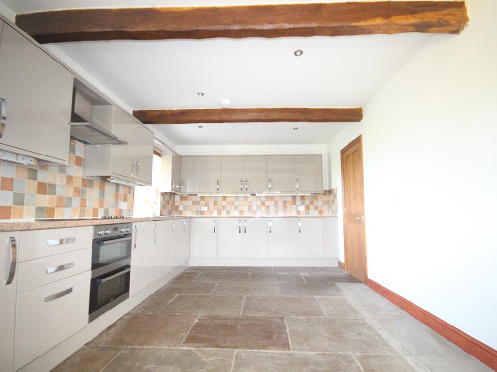 4 bedroom house To Let in Barnoldswick - IMG_0696.jpg